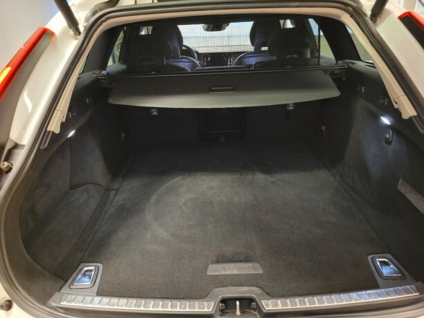 volvo-v90-cross-country-diesel-2018-big-18