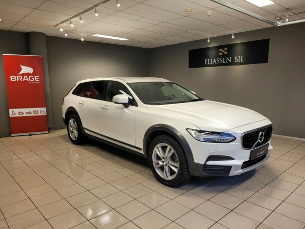 volvo-v90-cross-country-diesel-2018-big-1