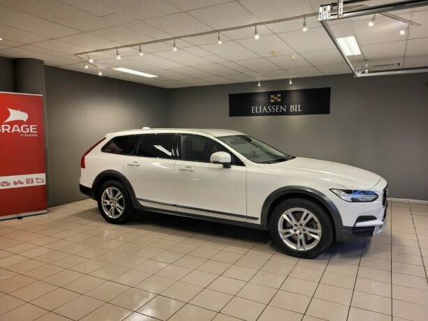 volvo-v90-cross-country-diesel-2018-big-3