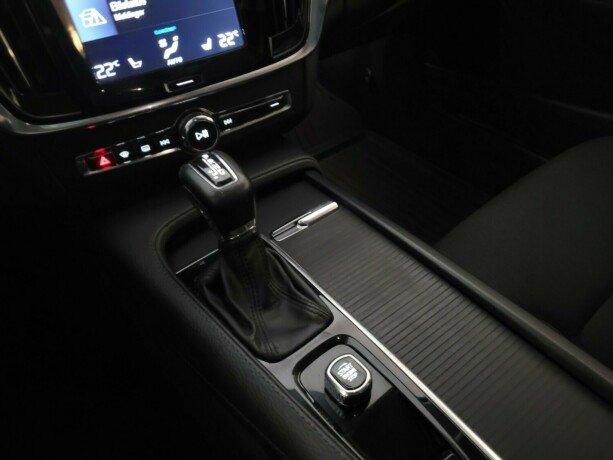 volvo-v90-cross-country-diesel-2018-big-24