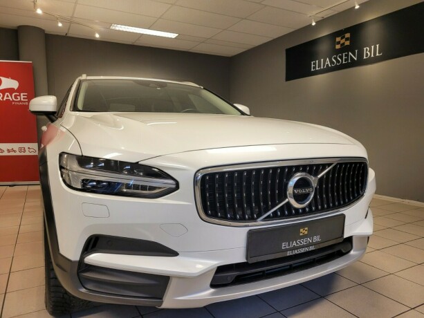 volvo-v90-cross-country-diesel-2018-big-9