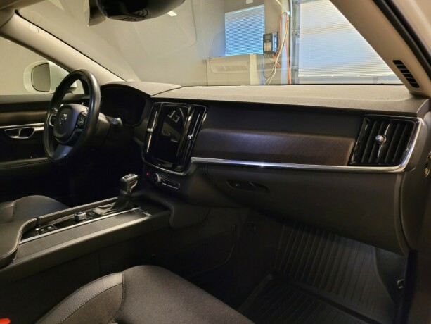 volvo-v90-cross-country-diesel-2018-big-13