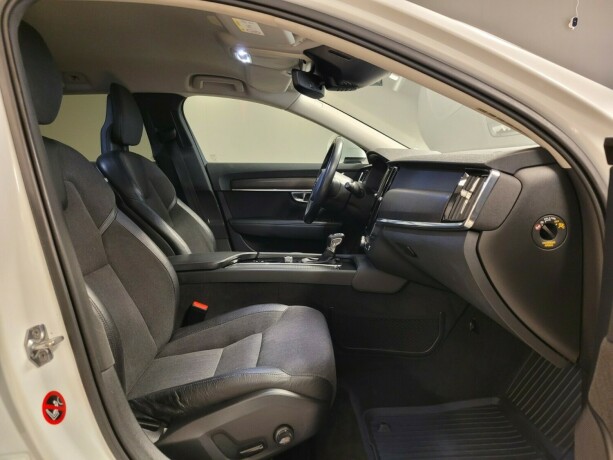 volvo-v90-cross-country-diesel-2018-big-11