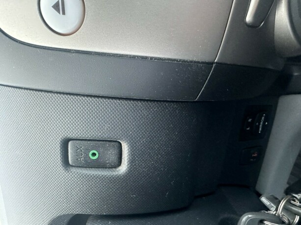 subaru-justy-bensin-2010-big-10