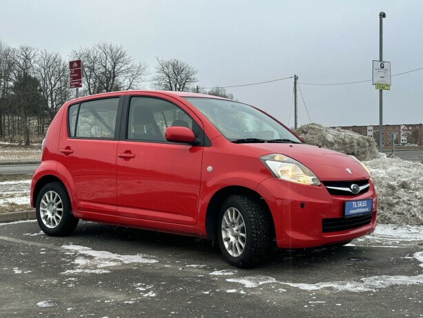 subaru-justy-bensin-2010-big-2