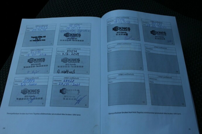 toyota-yaris-elektrisitetbensin-2015-big-17