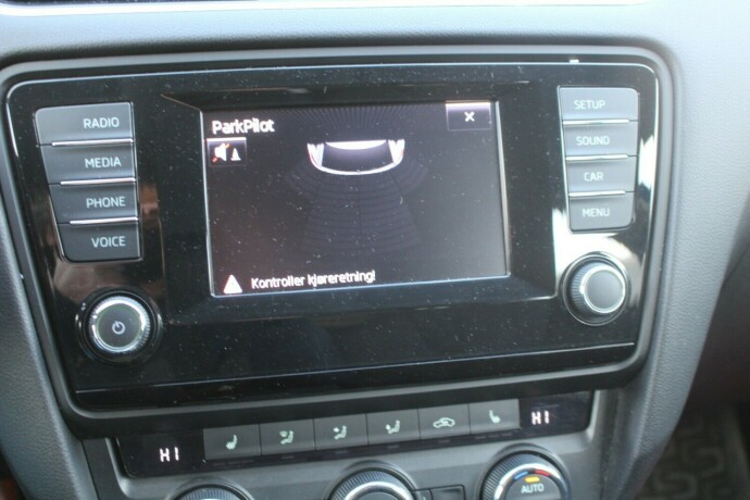 skoda-octavia-diesel-2015-big-11