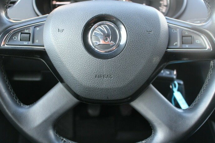 skoda-octavia-diesel-2015-big-9