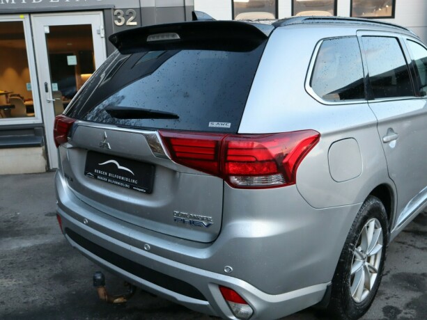 mitsubishi-outlander-elektrisitetbensin-2018-big-5