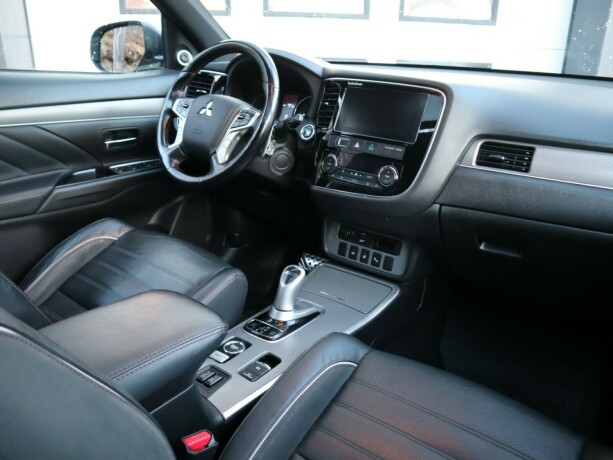 mitsubishi-outlander-elektrisitetbensin-2018-big-10