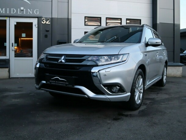 mitsubishi-outlander-elektrisitetbensin-2018-big-2