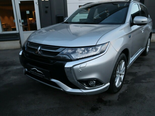 mitsubishi-outlander-elektrisitetbensin-2018-big-4