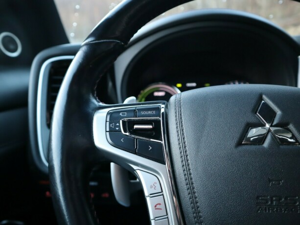 mitsubishi-outlander-elektrisitetbensin-2018-big-13