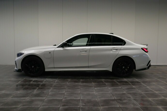 bmw-3-serie-elektrisitetbensin-2021-big-3