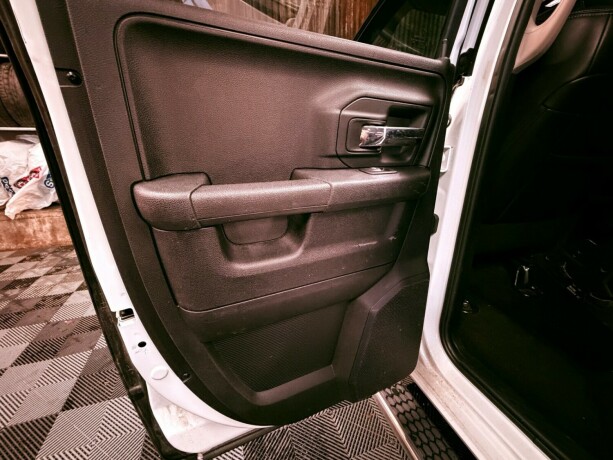 dodge-ram-bensin-2015-big-47