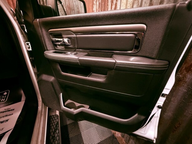 dodge-ram-bensin-2015-big-43