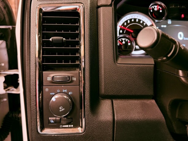 dodge-ram-bensin-2015-big-30