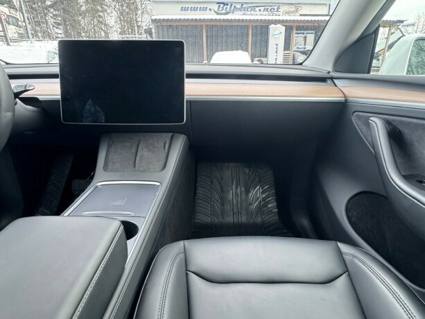 tesla-model-y-elektrisitet-2023-big-16