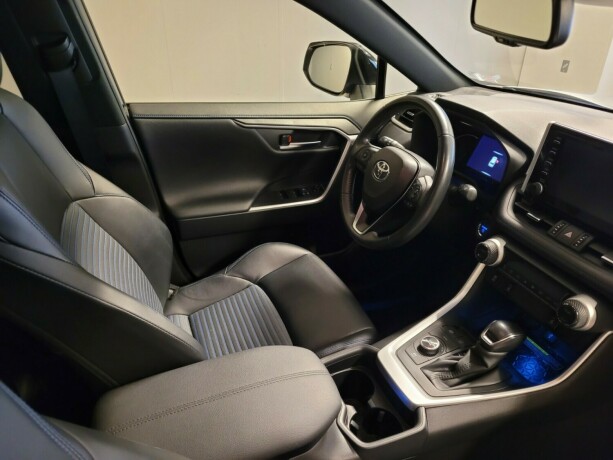 toyota-rav4-elektrisitetbensin-2020-big-15
