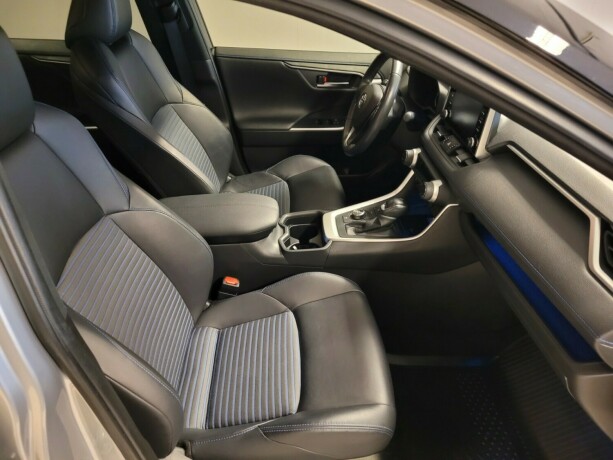 toyota-rav4-elektrisitetbensin-2020-big-16