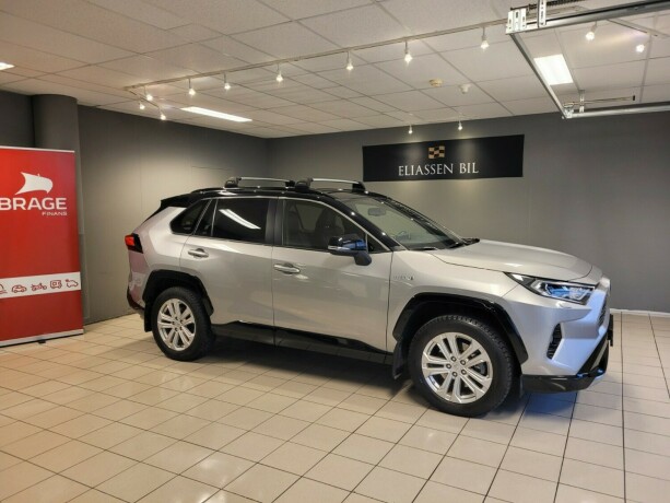 toyota-rav4-elektrisitetbensin-2020-big-3