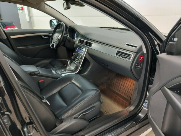 volvo-xc-70-diesel-2011-big-21