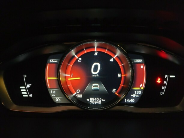 volvo-v60-plug-in-diesel-2017-big-26