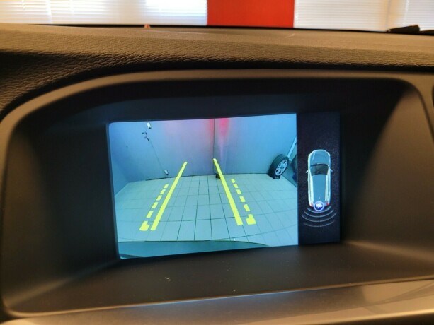 volvo-v60-plug-in-diesel-2017-big-30