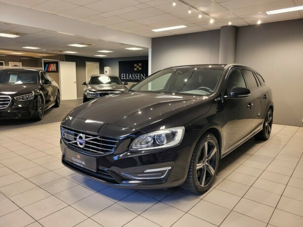 volvo-v60-plug-in-diesel-2017-big-9