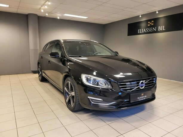 volvo-v60-plug-in-diesel-2017-big-11