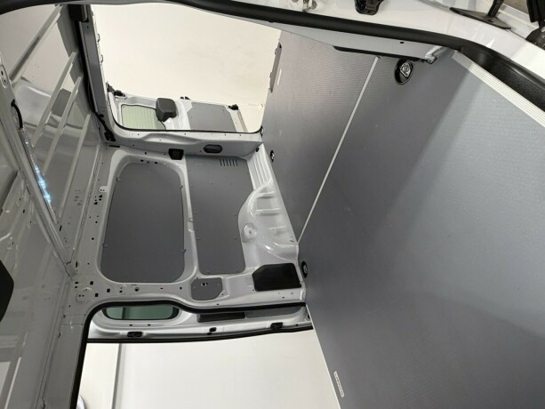 citroen-jumpy-diesel-2023-big-24