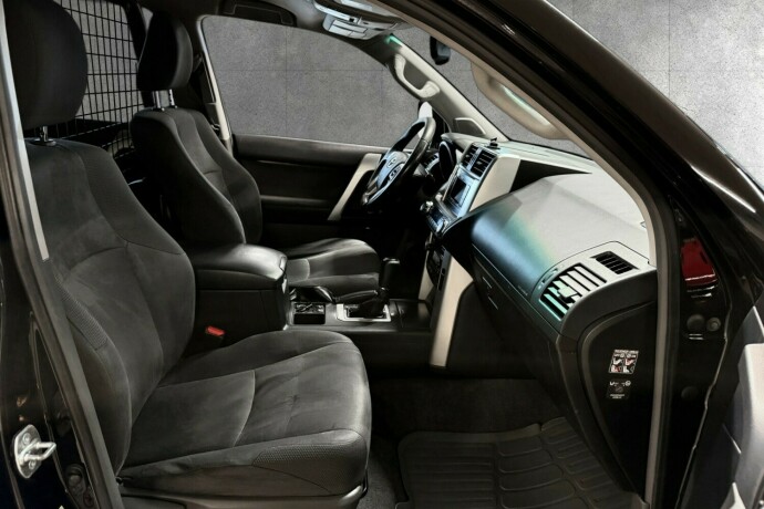 toyota-land-cruiser-diesel-2010-big-15