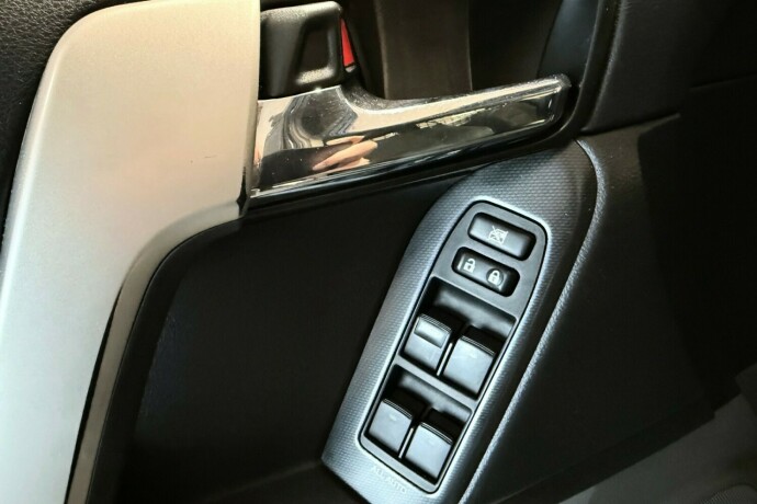 toyota-land-cruiser-diesel-2010-big-14