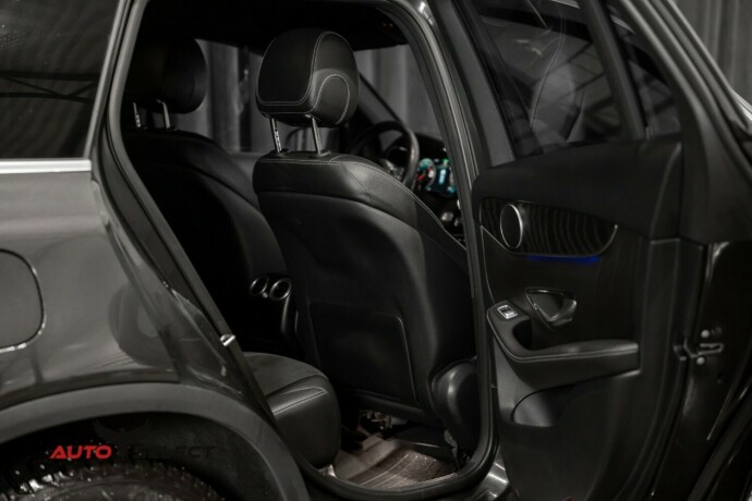 mercedes-benz-glc-elektrisitetdiesel-2022-big-18