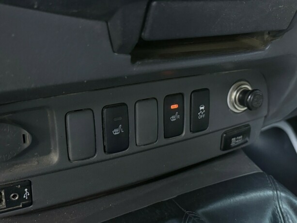 toyota-hilux-diesel-2012-big-24