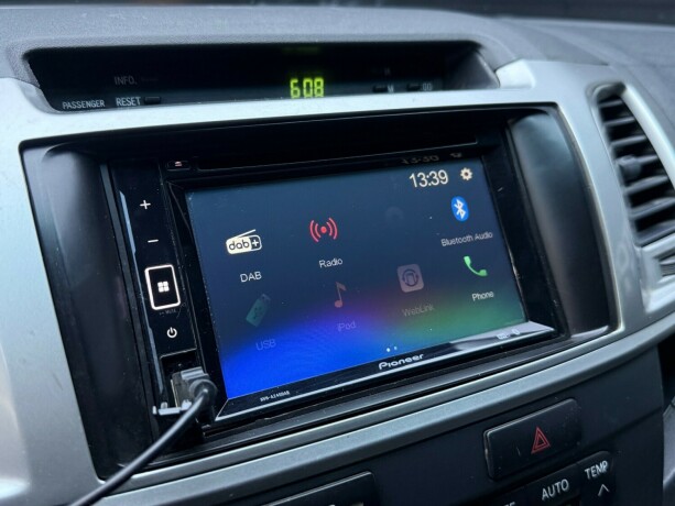 toyota-hilux-diesel-2012-big-21