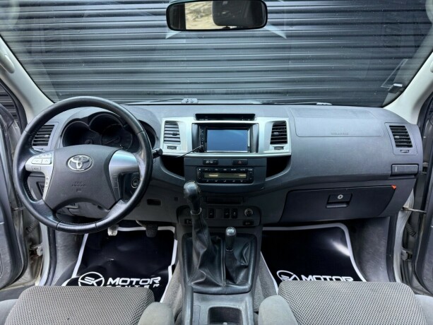 toyota-hilux-diesel-2012-big-10