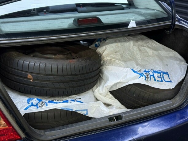 toyota-corolla-bensin-2005-big-25