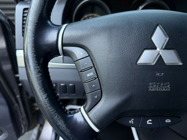 mitsubishi-pajero-diesel-2011-big-14