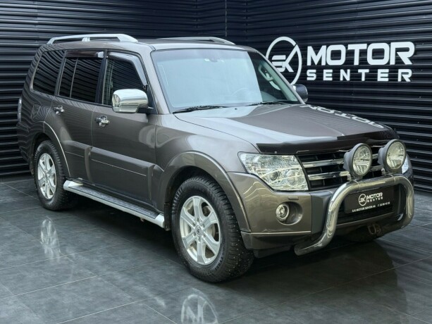 mitsubishi-pajero-diesel-2011-big-0