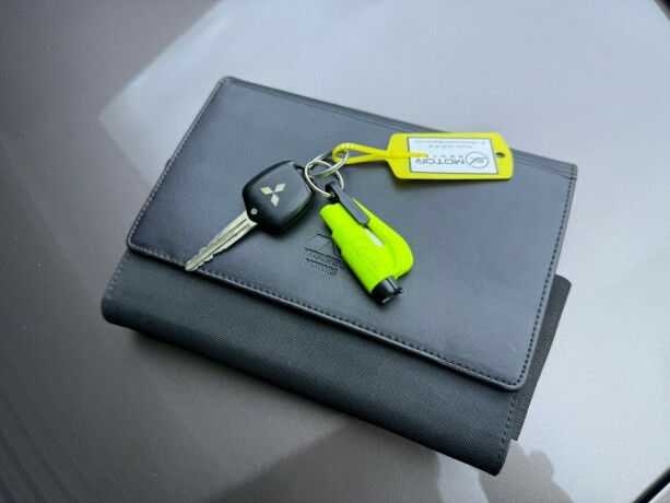 mitsubishi-pajero-diesel-2011-big-35