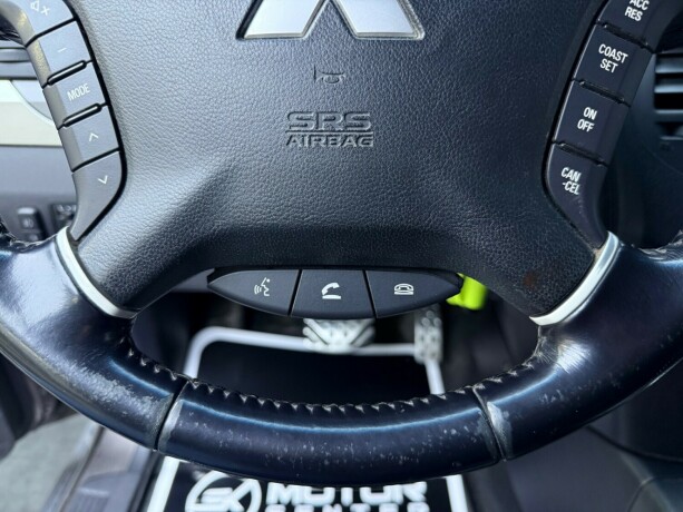 mitsubishi-pajero-diesel-2011-big-16