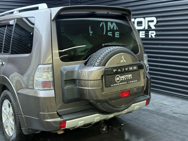 mitsubishi-pajero-diesel-2011-big-5