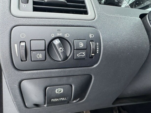 volvo-v70-diesel-2010-big-16