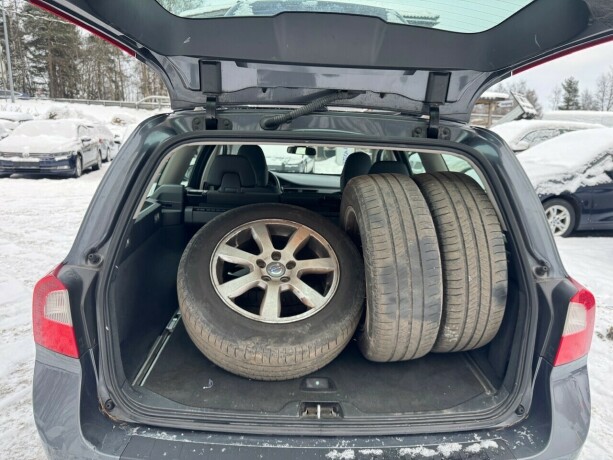 volvo-v70-diesel-2010-big-11