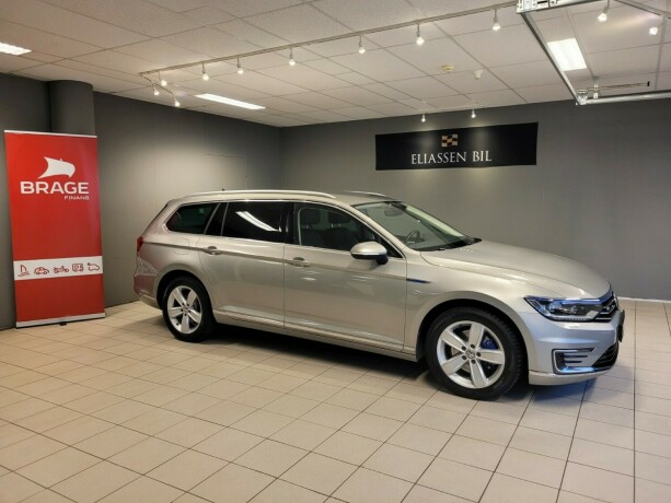 volkswagen-passat-elektrisitetbensin-2017-big-2