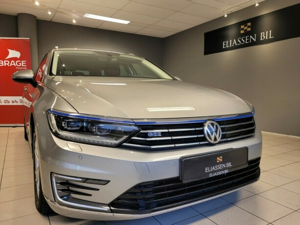volkswagen-passat-elektrisitetbensin-2017-big-9