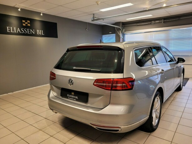 volkswagen-passat-elektrisitetbensin-2017-big-5