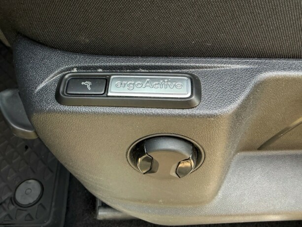 volkswagen-tiguan-elektrisitetbensin-2021-big-17