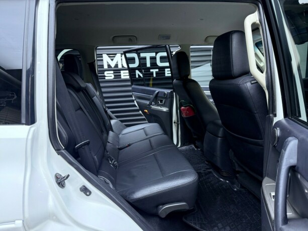 mitsubishi-pajero-diesel-2013-big-29